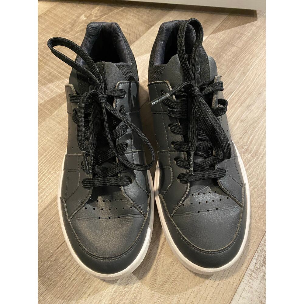 On Running The Roger Clubhouse Sneakers Black White Womens 7.5 - Picture 4 of 13